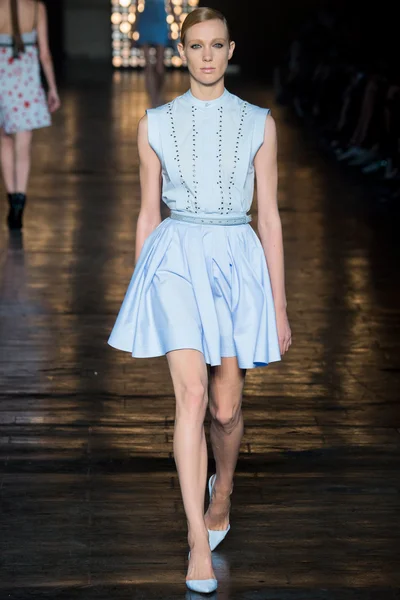 Look 28